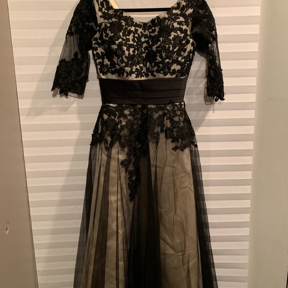 Dress - Picture 1 of 5